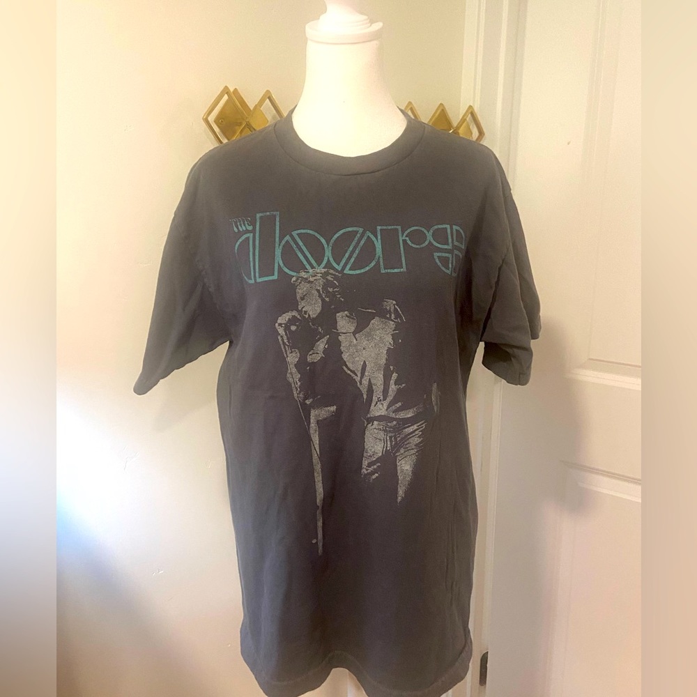 The DOORS Tshirt. Grey. Sz medium.